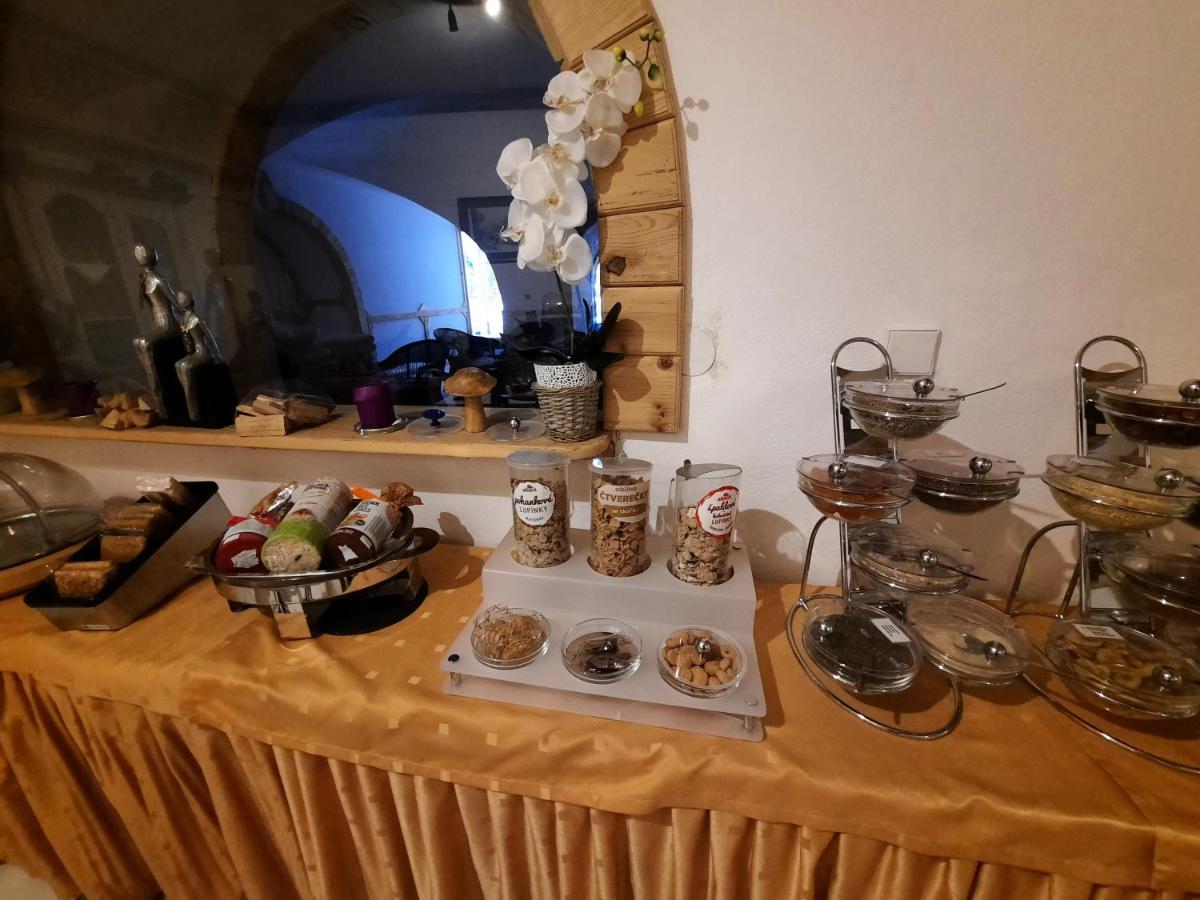 Hotel Koruna Jeseník Buitenkant foto