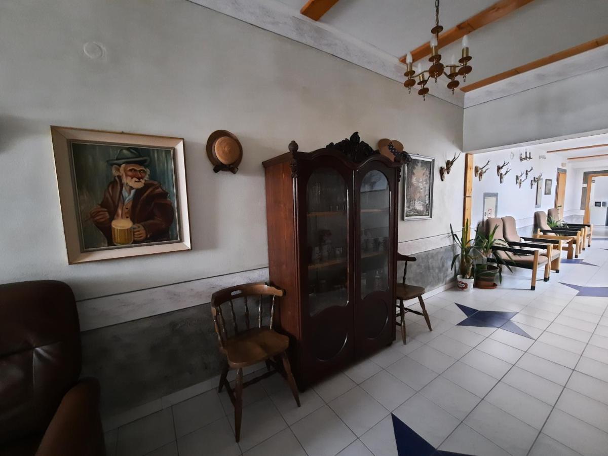 Hotel Koruna Jeseník Buitenkant foto