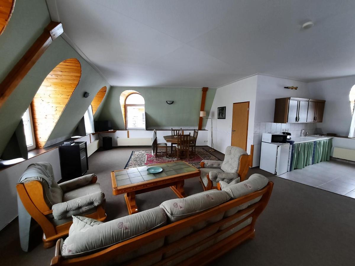 Hotel Koruna Jeseník Buitenkant foto