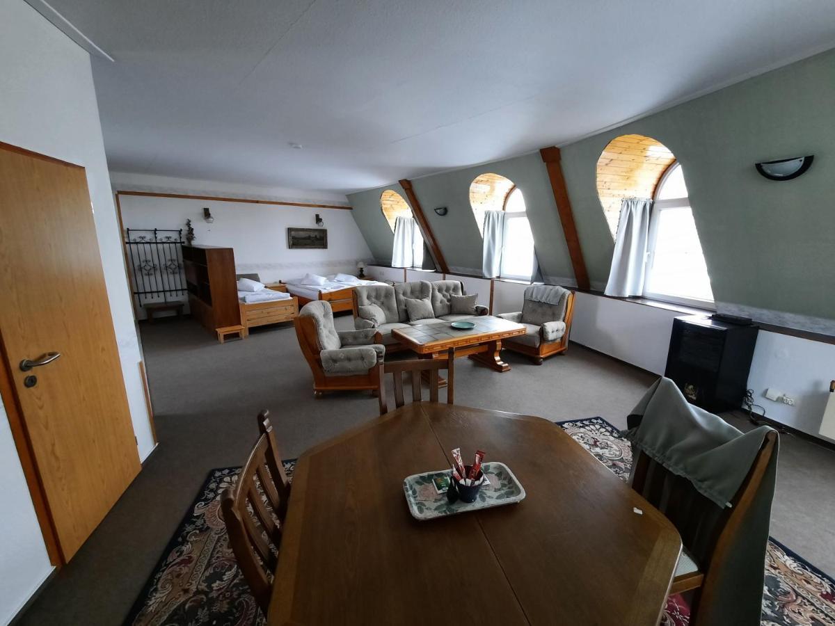 Hotel Koruna Jeseník Buitenkant foto
