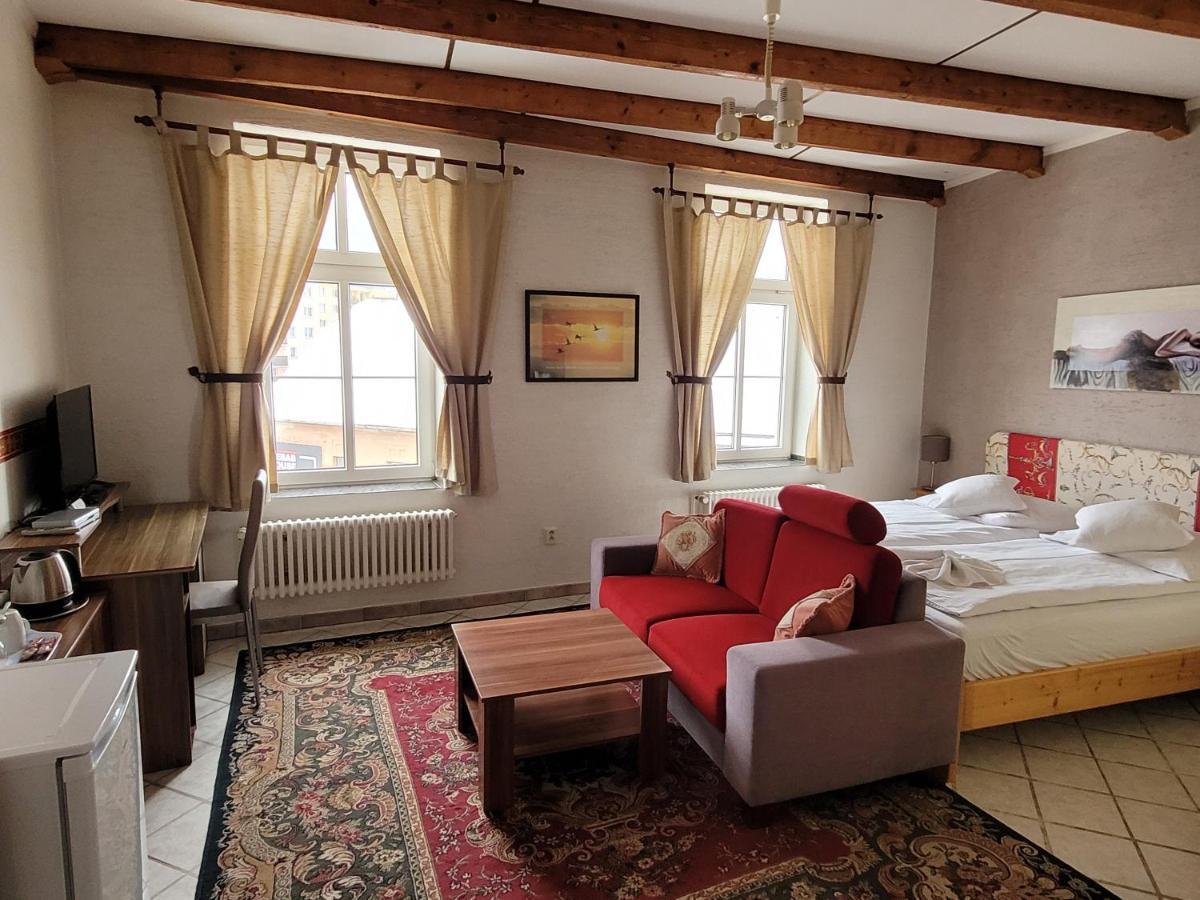Hotel Koruna Jeseník Buitenkant foto