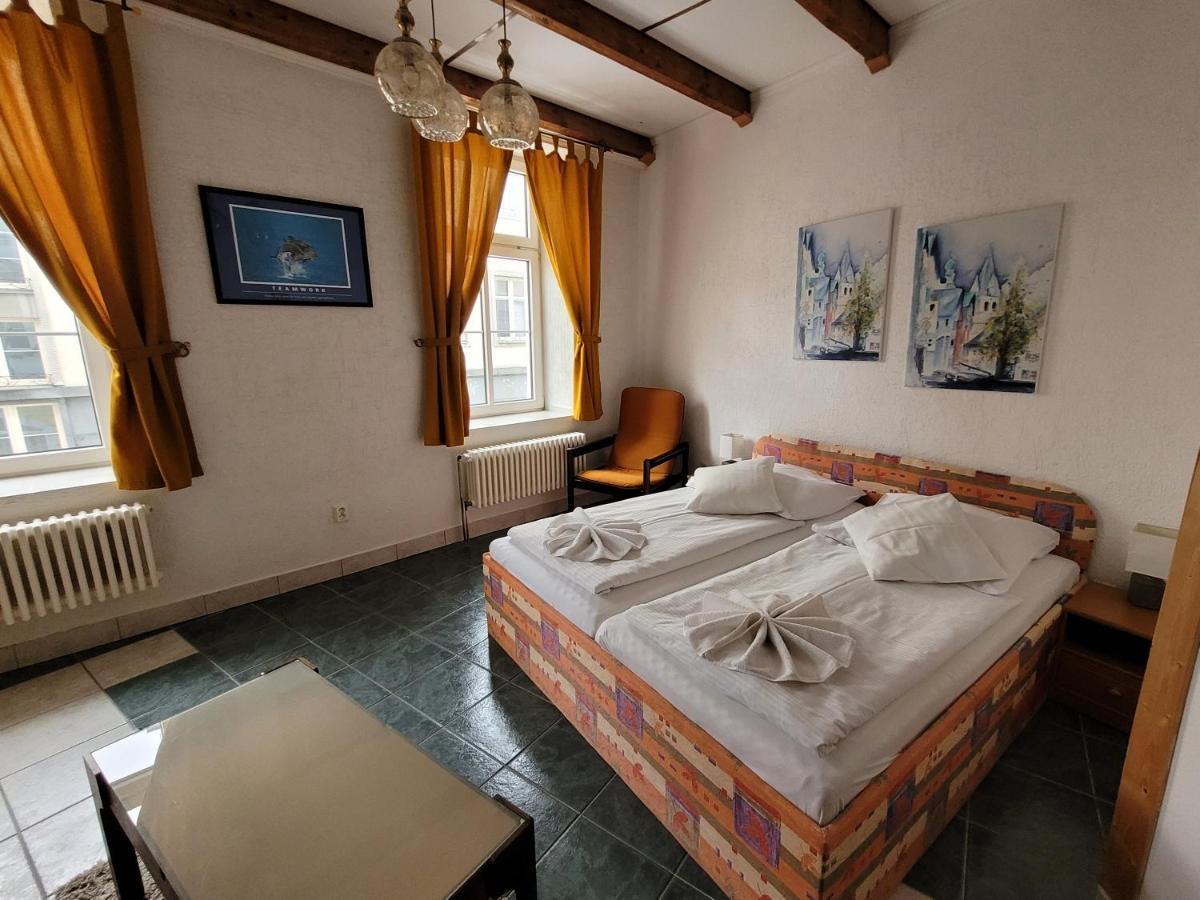 Hotel Koruna Jeseník Buitenkant foto