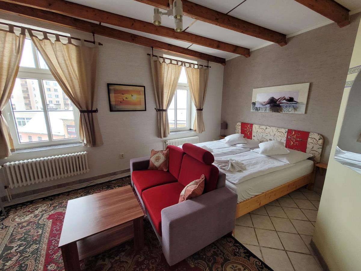 Hotel Koruna Jeseník Buitenkant foto