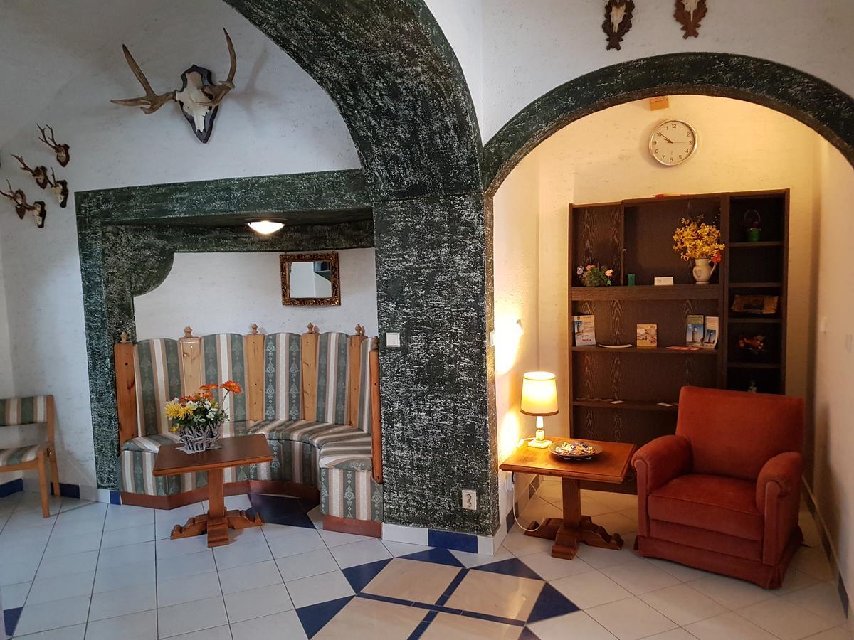 Hotel Koruna Jeseník Buitenkant foto